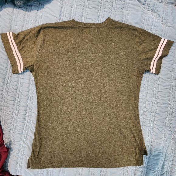 Women's V-Neck Baseball Tshirt Size Medium NWOT - Picture 2 of 3